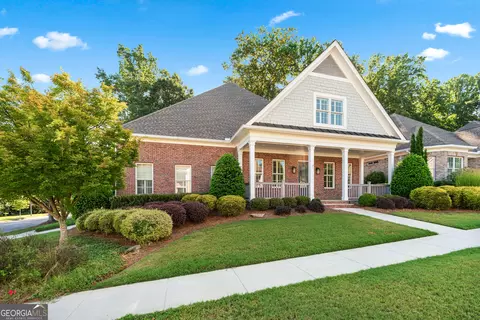 3675 Woodlawn Ct, Buford, GA 30519