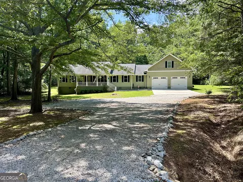 151 Evergreen Ln, Hartwell, GA 30643