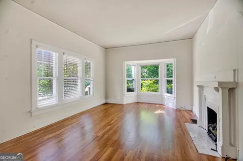 Living - 513 Park Ave, Lagrange, GA 30240 photo 2 of 3