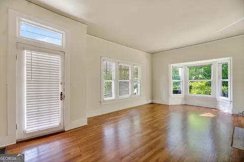Living - 513 Park Ave, Lagrange, GA 30240 photo 1 of 3