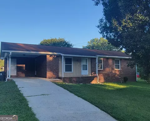 105 Holly Ave, Fayetteville, GA 30215
