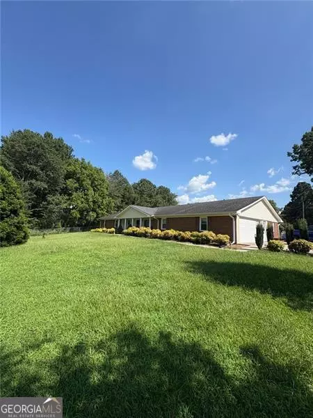 447 SE Lovebridge Rd SE, Calhoun, GA 30701