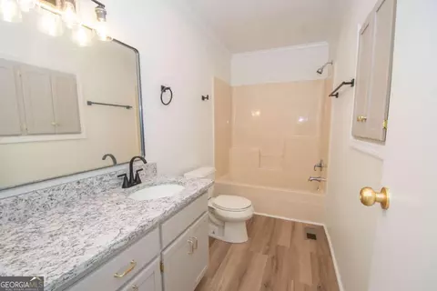Bath - 189 Tatum Heights Dr, Lagrange, GA 30240 photo 1 of 2