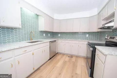 Kitchen - 189 Tatum Heights Dr, Lagrange, GA 30240 photo 1 of 4