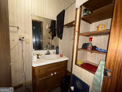 Bath - 507 S Lee St, Lagrange, GA 30240 photo 3 of 3