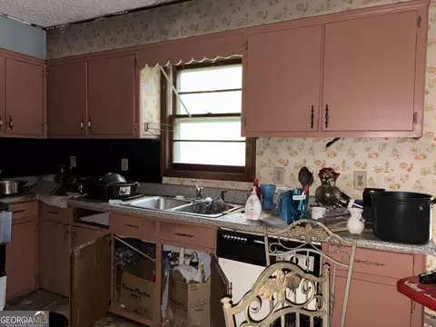 Kitchen - 507 S Lee St, Lagrange, GA 30240 photo 2 of 4