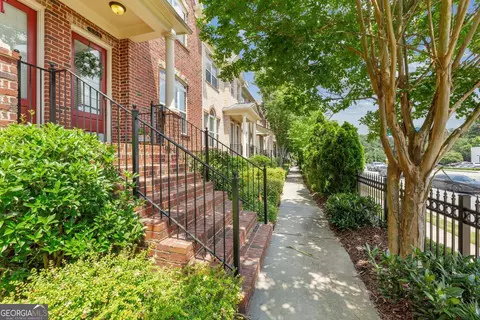 305 Alderwood Ln, Sandy Springs, GA 30328