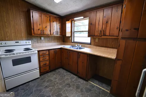 Kitchen - 1317 Bartley Rd, Lagrange, GA 30240 photo 1 of 1