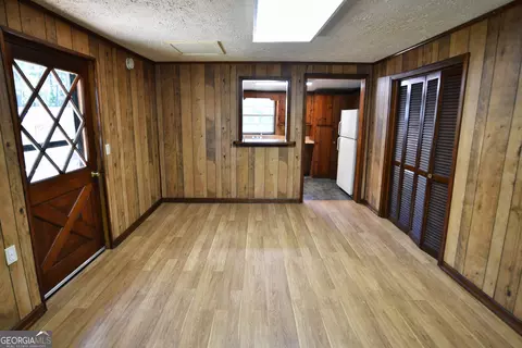 Living - 1317 Bartley Rd, Lagrange, GA 30240 photo 3 of 3