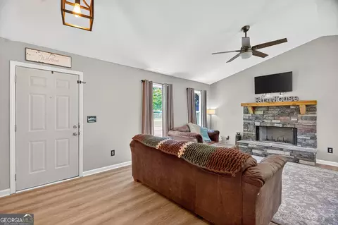 Entry Way - 175 Hill Rd, Lagrange, GA 30240 photo 2 of 2