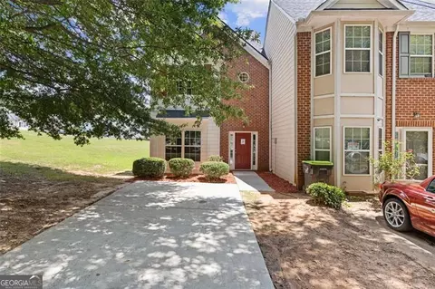 378 Brookview Dr, Riverdale, GA 30274