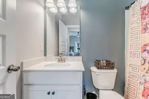 Bath - 405 Benstone Dr NE, Calhoun, GA 30701 photo 6 of 8
