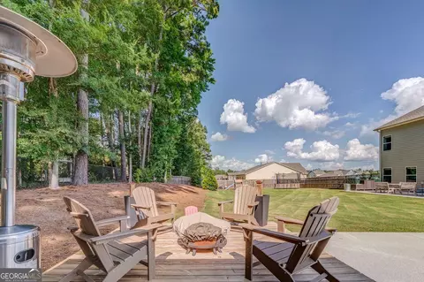 Exterior - 405 Benstone Dr NE, Calhoun, GA 30701 photo 2 of 11