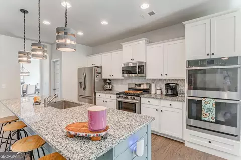 Kitchen - 405 Benstone Dr NE, Calhoun, GA 30701 photo 1 of 8