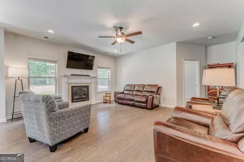 Living - 405 Benstone Dr NE, Calhoun, GA 30701 photo 1 of 3