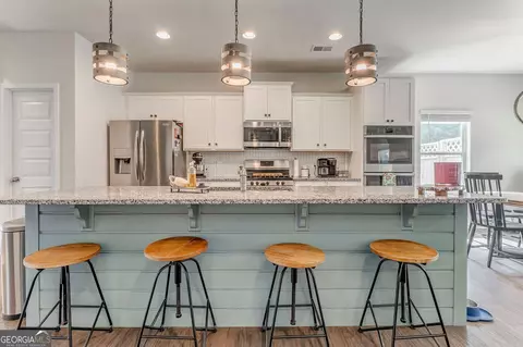 Kitchen - 405 Benstone Dr NE, Calhoun, GA 30701 photo 5 of 8