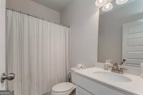 Bath - 405 Benstone Dr NE, Calhoun, GA 30701 photo 5 of 8