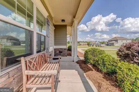 Exterior - 405 Benstone Dr NE, Calhoun, GA 30701 photo 4 of 11