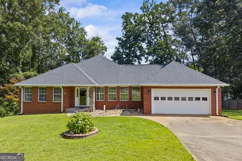 226 Travelers Pt, Toccoa, GA 30577