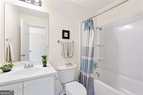 Bath - 759 Riverside, Calhoun, GA 30701 photo 2 of 3