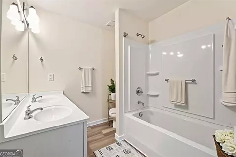 Bath - 759 Riverside, Calhoun, GA 30701 photo 3 of 3