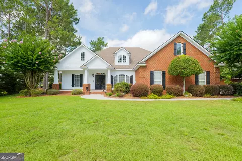 7323 Mill Ridge Dr, Hahira, GA 31632