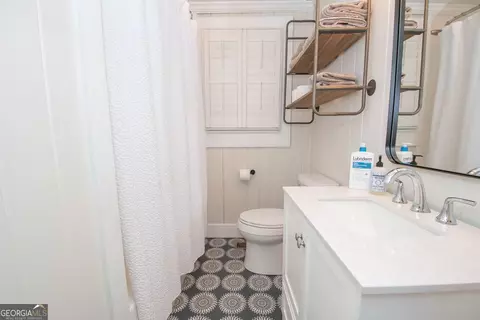 Bath - 146 Whitaker Rd, Lagrange, GA 30240 photo 1 of 1