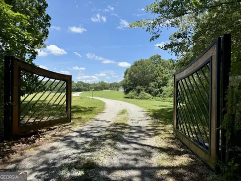 274 Red Barn Rd, Bowdon, GA 30108