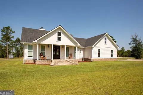 4399 Meadow Wood Rd, Blackshear, GA 31516