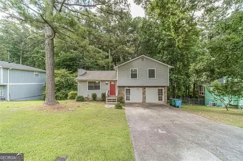 3872 Tree Bark Ln, Snellville, GA 30039