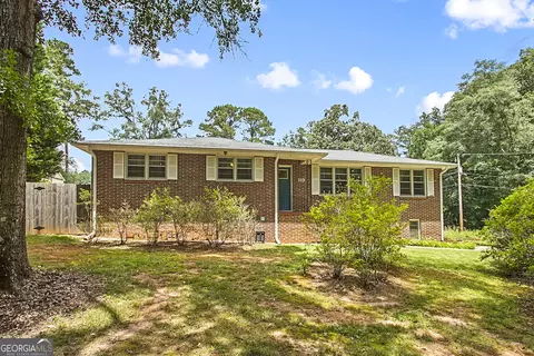 119 Country Club Dr, Forsyth, GA 31029