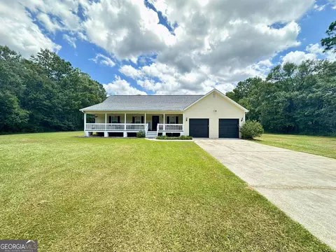 634 Old Perry Rd, Kathleen, GA 31047