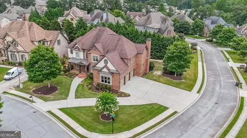 2381 Walkers Glen Ln, Buford, GA 30519