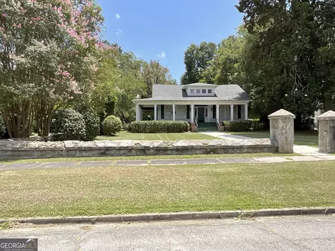 25 Merritt St, Hawkinsville, GA 31036