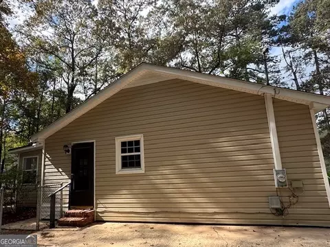 Exterior - 310 Cumberland Dr, Lagrange, GA 30240 photo 3 of 3