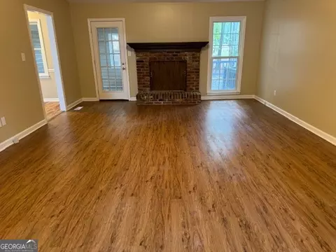 Living - 310 Cumberland Dr, Lagrange, GA 30240 photo 1 of 2