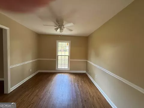 Living - 310 Cumberland Dr, Lagrange, GA 30240 photo 2 of 2