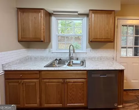 Kitchen - 310 Cumberland Dr, Lagrange, GA 30240 photo 1 of 2