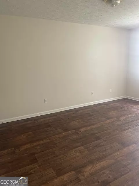 Living - 105 Clara Jean Ct, Lagrange, GA 30241 photo 4 of 4