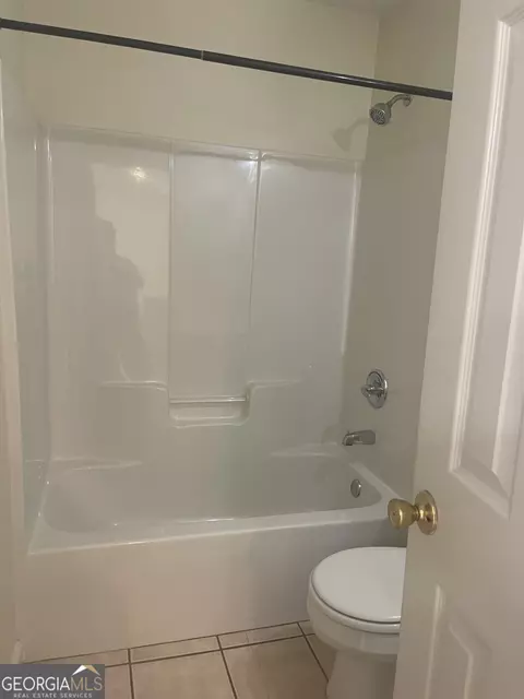 Bath - 105 Clara Jean Ct, Lagrange, GA 30241 photo 3 of 4