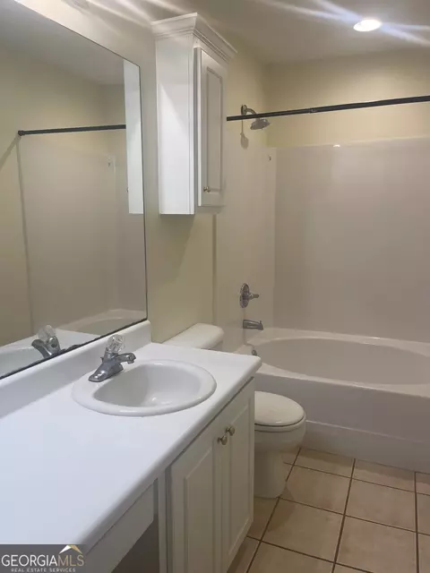 Bath - 105 Clara Jean Ct, Lagrange, GA 30241 photo 1 of 4