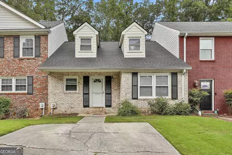222 Flat Creek Ct, Peachtree City, GA 30269