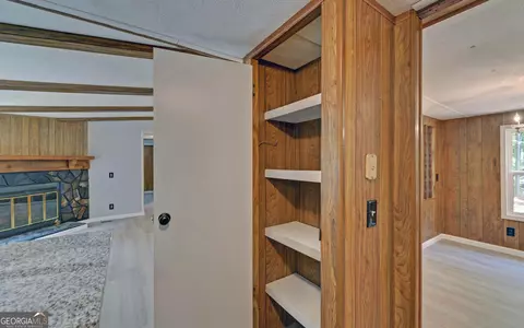 Entry Way - 53 Yonah Dam Rd, Toccoa, GA 30577 photo 2 of 2