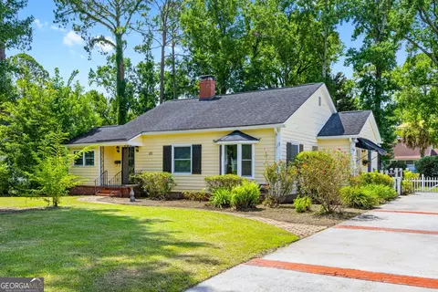 131 Columbus Dr, Savannah, GA 31405