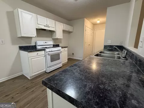 Kitchen - 6264 Lakeview Ct, Rex, GA 30273 photo 2 of 2