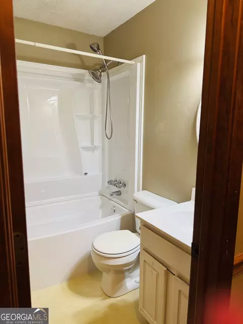 Bath - 146 Moore Rd, Jackson, GA 30233 photo 1 of 2