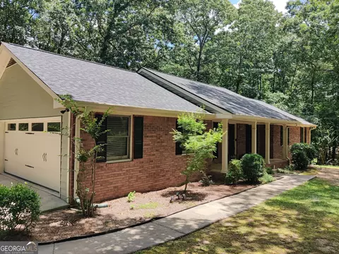 115 Ivy Ct, Tyrone, GA 30290