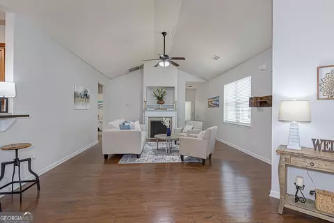 Living - 239 River Meadow Dr, Lagrange, GA 30241 photo 1 of 2