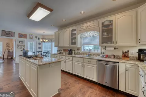 Kitchen - 266 E Wright Rd, Blairsville, GA 30512 photo 1 of 6