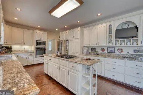 Kitchen - 266 E Wright Rd, Blairsville, GA 30512 photo 3 of 6